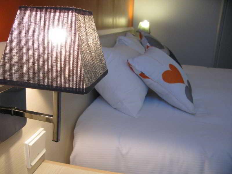 Greet Hotel Massieux Lyon Nord Kültér fotó